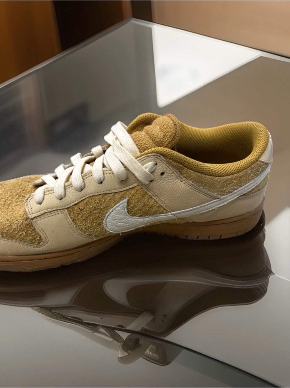 Nike Men’s Tan, White & Gold Low-Top Sneakers - Picture 3 of 6